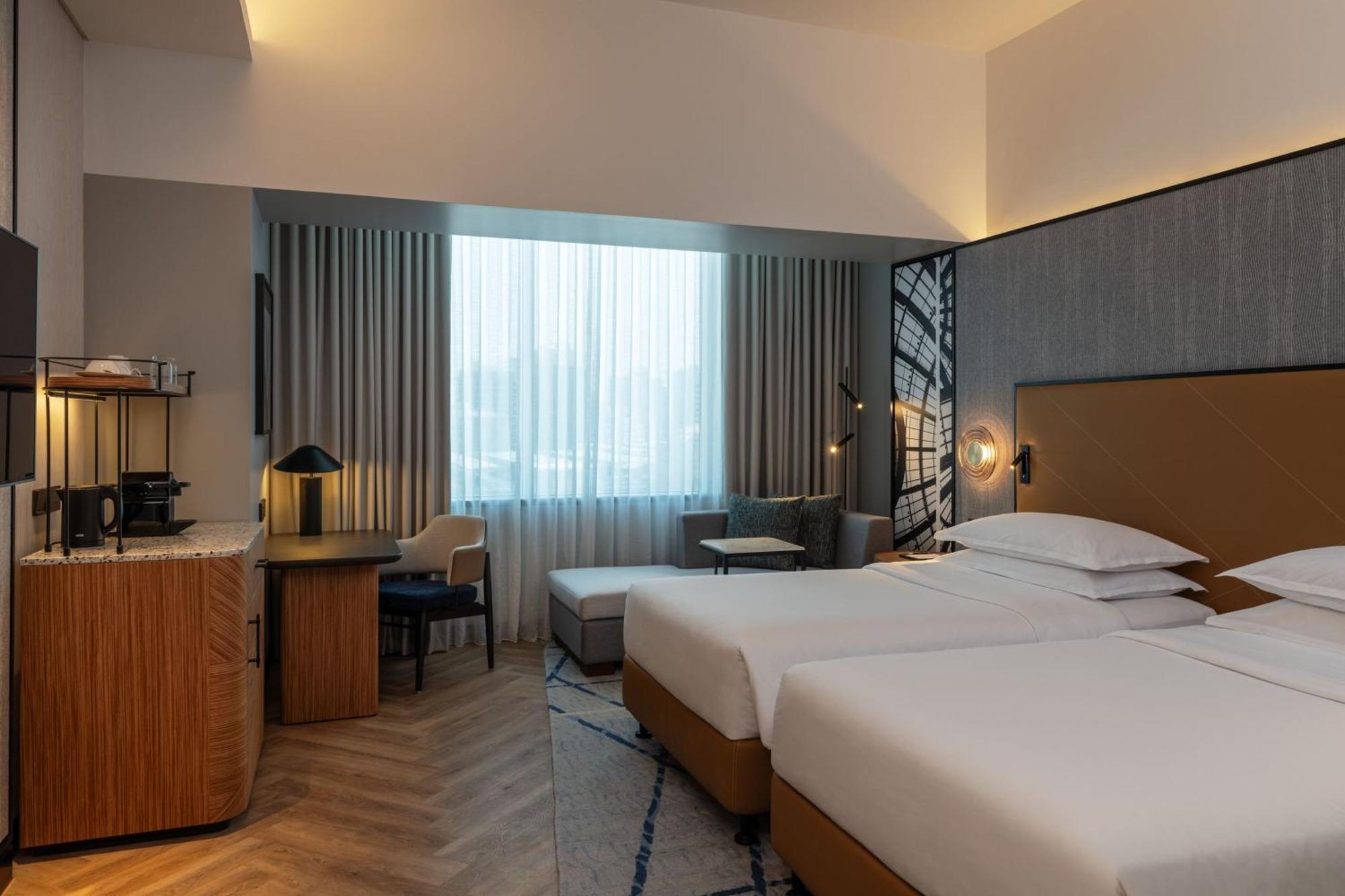 Sheraton Mall Of The Emirates Hotel, 5*